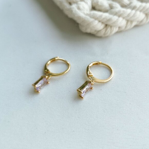 Alicia Bonnie Twinkling Treasure Gold Lilac Crystal earrings - Picture 3 of 3